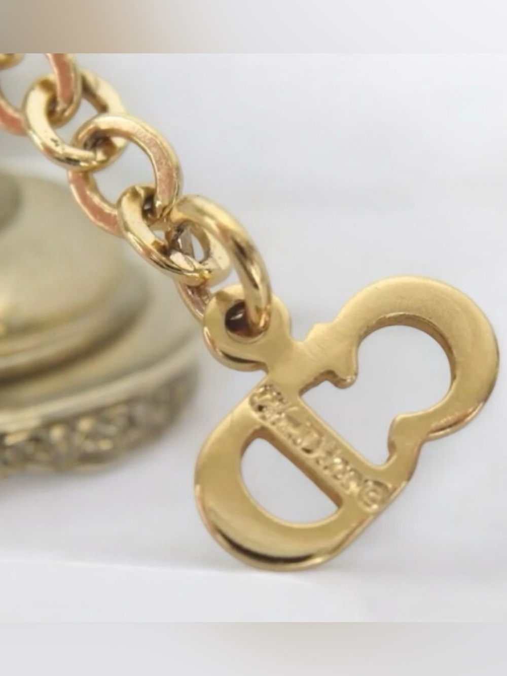 Christian Dior Signature Logo Necklace- 15β-17β π₯π€© - Picture 6 of 17